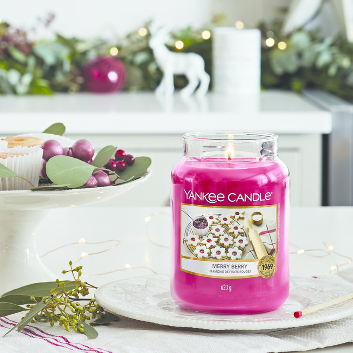 Yankee Candle Yankee Candle Merry Berry Medium Jar