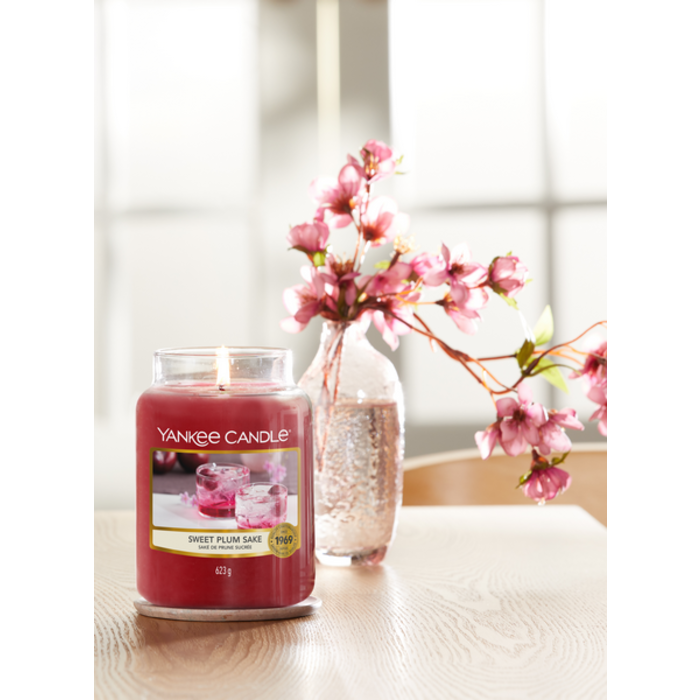 Yankee Candle Yankee Candle Sweet Plum Sake Medium Jar