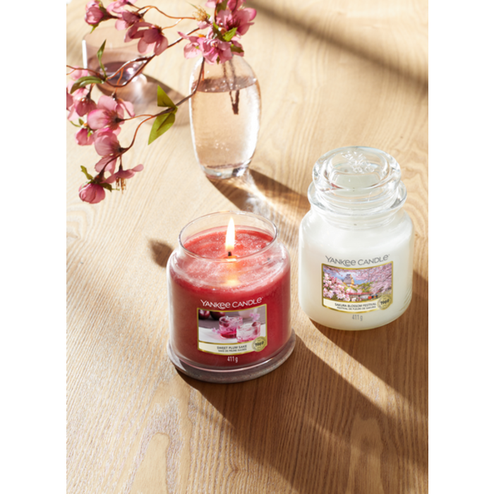 Yankee Candle Yankee Candle Sweet Plum Sake Medium Jar