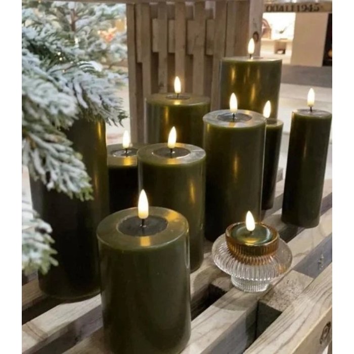 Deluxe Homeart Deluxe Homeart Led Kaars Dark Green 7,5 x 15 cm