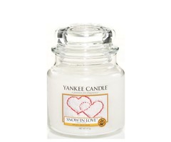 Yankee Candle Snow In Love Medium Jar