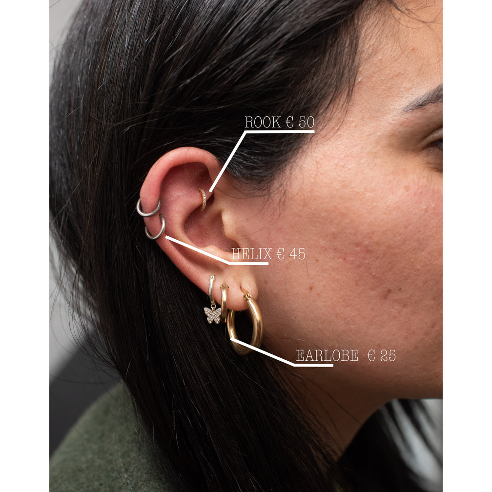 18 Karat Gold Rook Oval Ring - Lab Diamonds