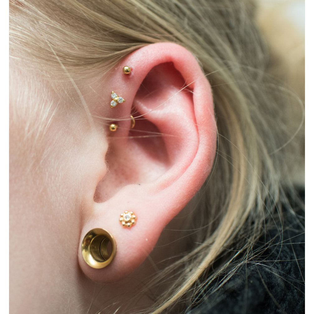 Chic and Eye-Catching Barbell for Ear Piercings - Premium Zirconia