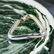Moderne en Opvallende Piercing Ring van Titanium - Seamless Click en Triangle Design