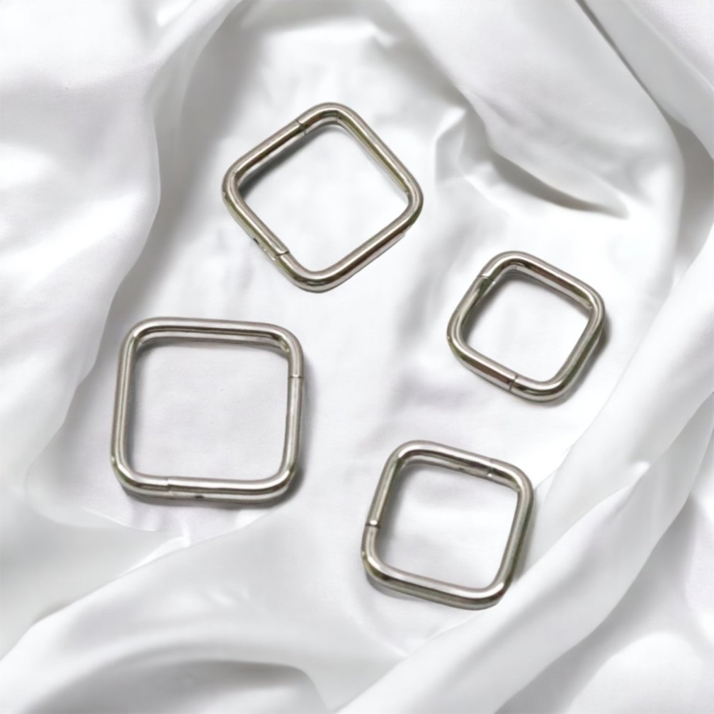 Moderne en Stijlvolle Piercing Ring van Titanium - Seamless Click en Vierkant Design