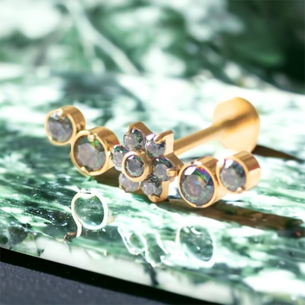 Stijlvolle en Opvallende Vergulde Barbell van Titanium - Met Bloemachtige Kristallen, Perfect voor Tragus Piercings