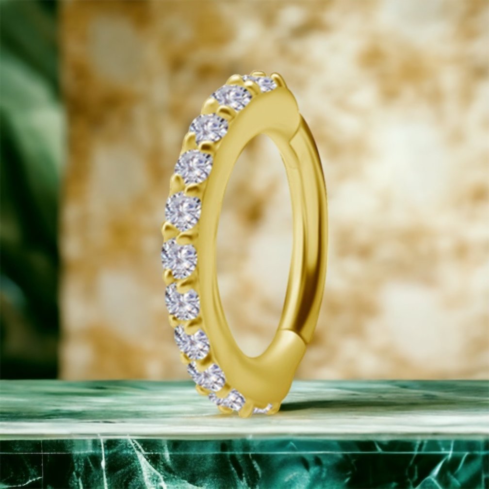 18 Karat Gold Rook Oval Ring - Lab Diamonds