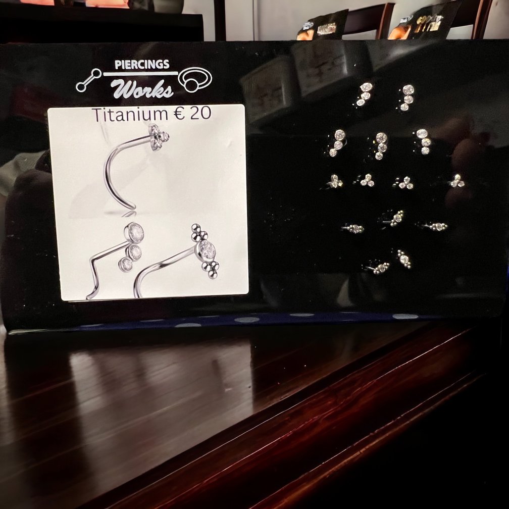 Stylish Titanium Nosestud - Premium Zirconia