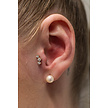 Vergulde Helix Piercing met Drie Zirkonia's – Stralende Luxe