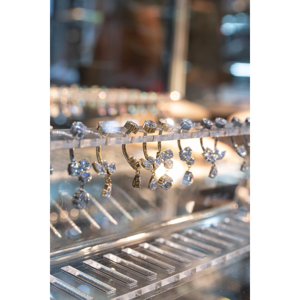 Elegant Titanium Belly Button Ring with Crystals