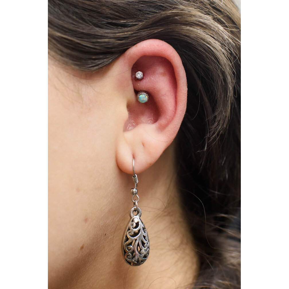 Rook Piercing met Opaal & Zirkonia – Luxueuze Glow