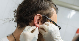 Piercing laten verwisselen in Amsterdam: waarom je het beter niet zelf doet