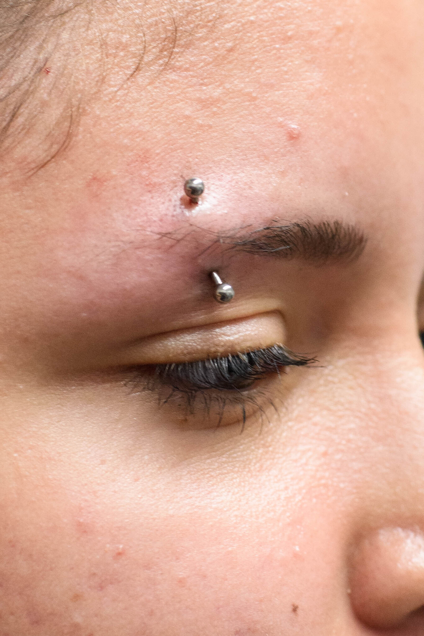 Eerste Piercing Oor/Wenkbrauw — sieraad bij Piercings Works Amsterdam