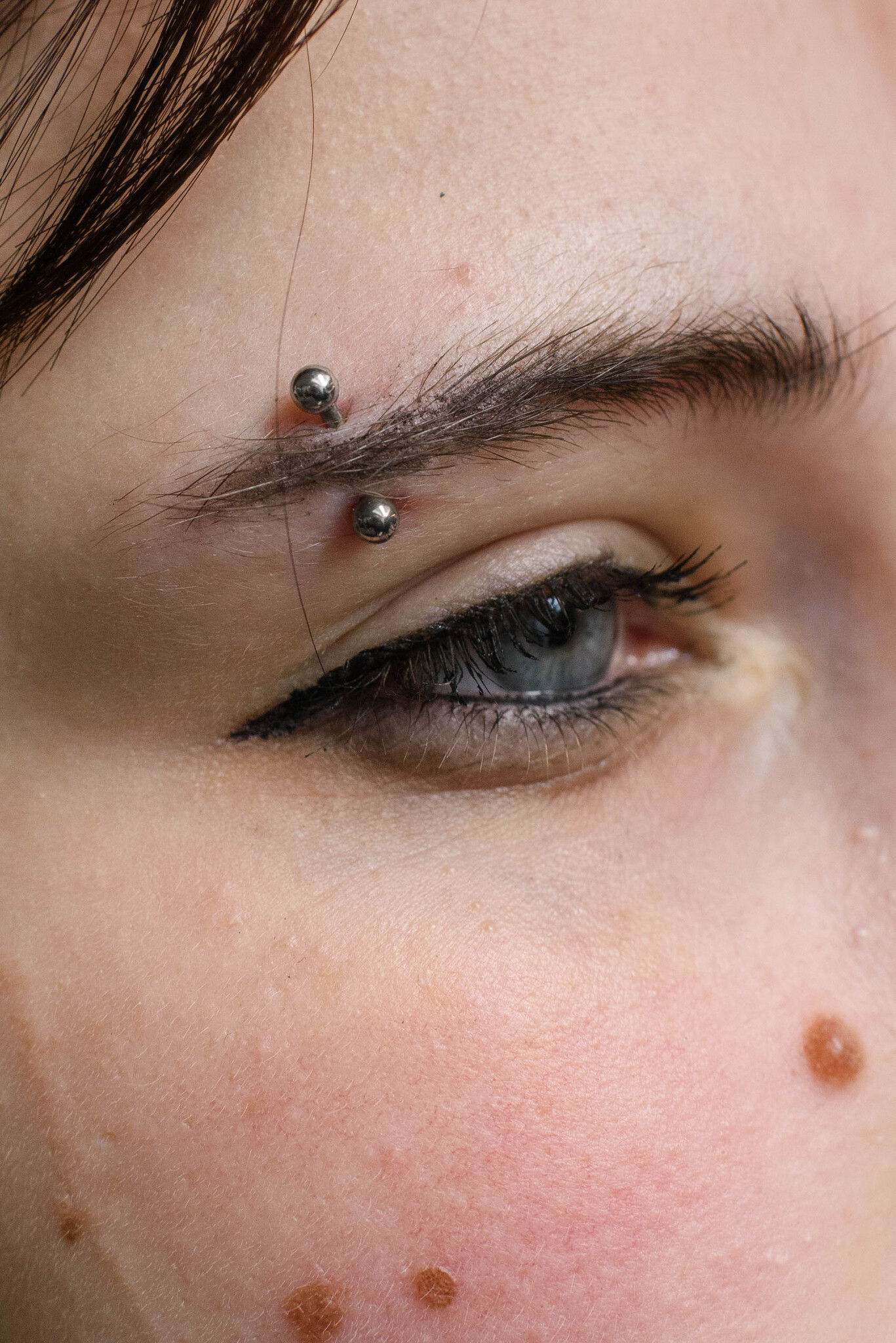 Eerste Piercing Oor/Wenkbrauw — sieraad bij Piercings Works Amsterdam