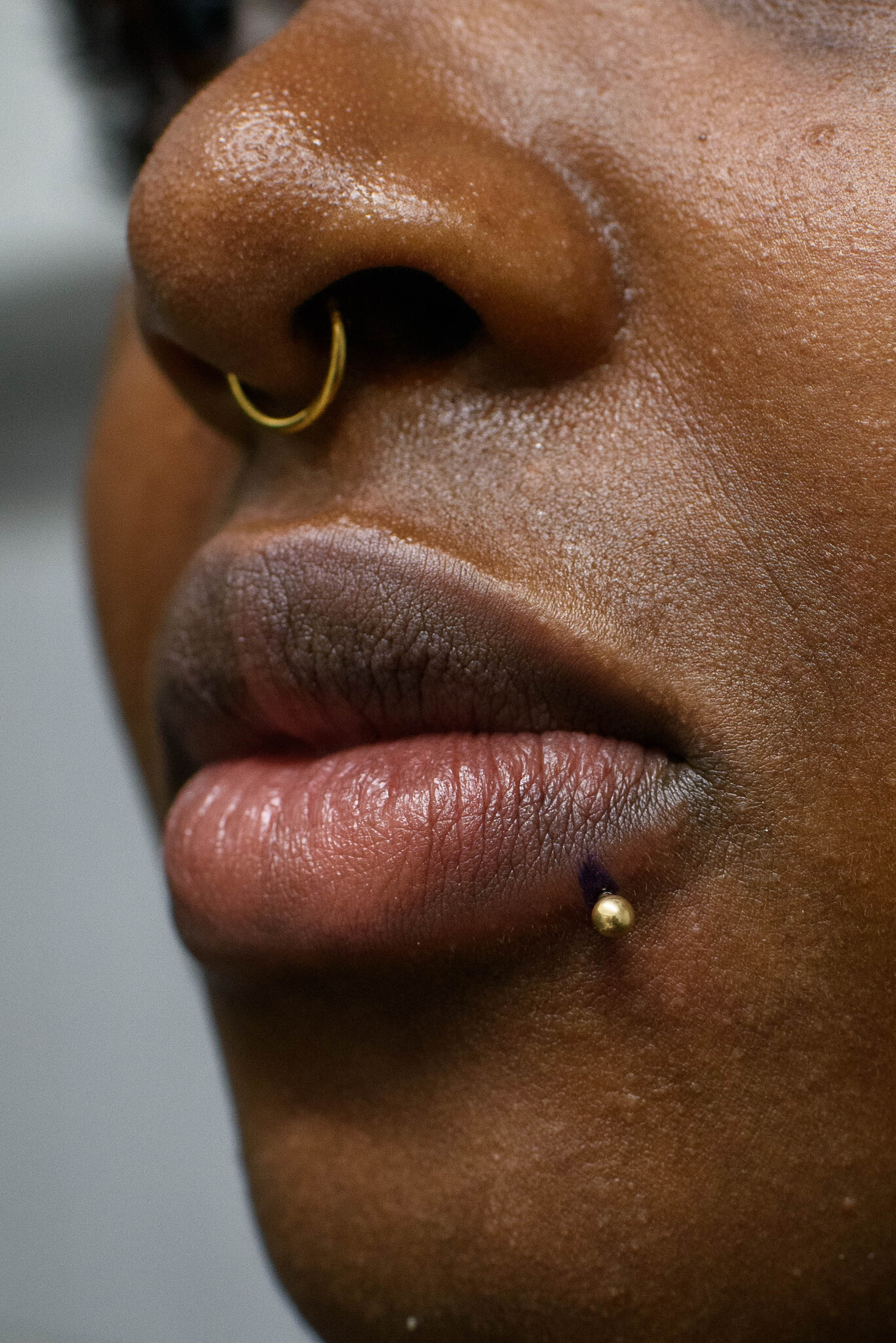 Eerste Piercing Oor — sieraad bij Piercings Works Amsterdam