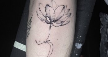 Flower tattoo meaning: roses, sunflowers, lotus and more