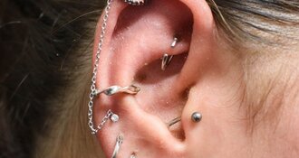 Piercing chains: how to wear a chain in your ear (and beyond)
