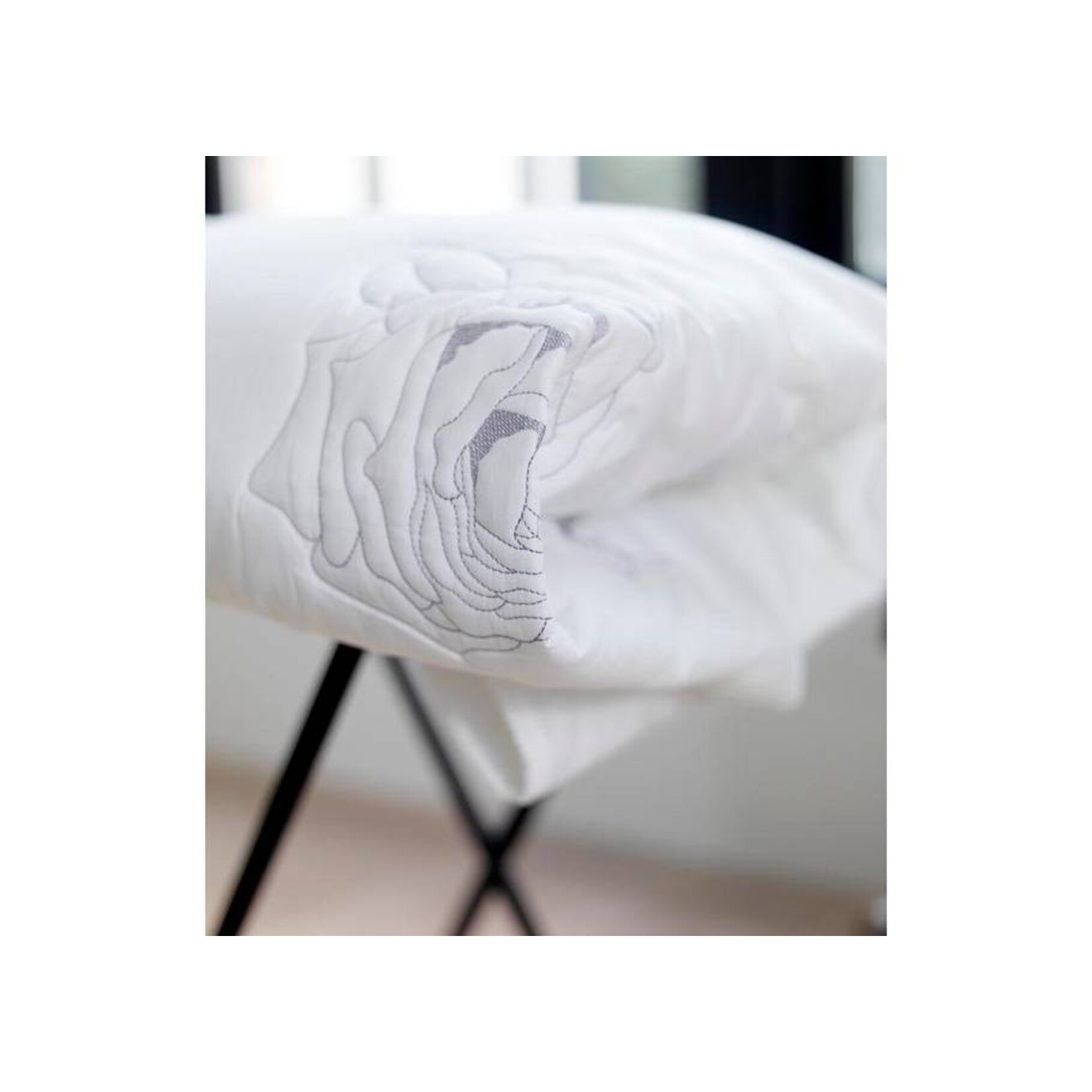 Marjolein Bastin sierkussen Roses bedspread Marjolein Bastin White