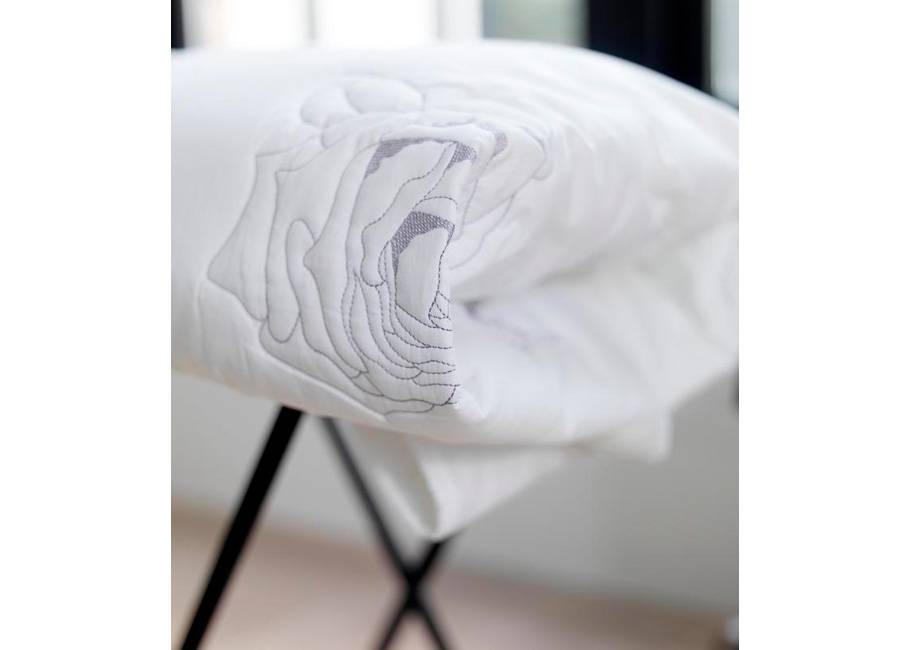 sierkussen Roses bedspread Marjolein Bastin White