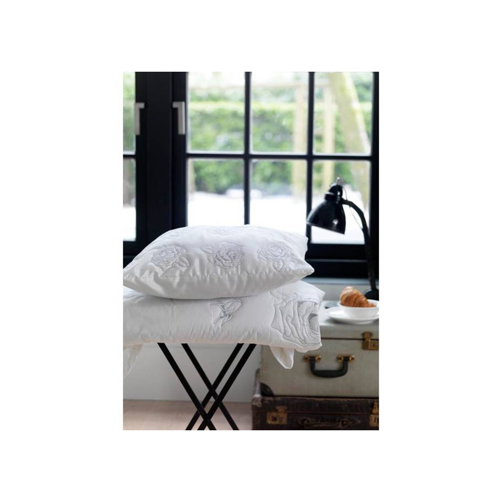 Marjolein Bastin sierkussen Roses bedspread Marjolein Bastin White