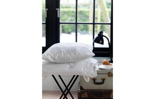 sierkussen Roses bedspread Marjolein Bastin White