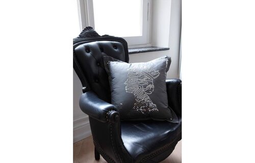 sierkussen Hyde Park Queen cushion KV Grey