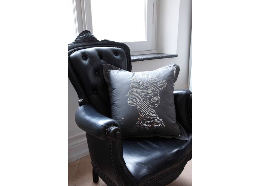 sierkussen Hyde Park Queen cushion KV Grey