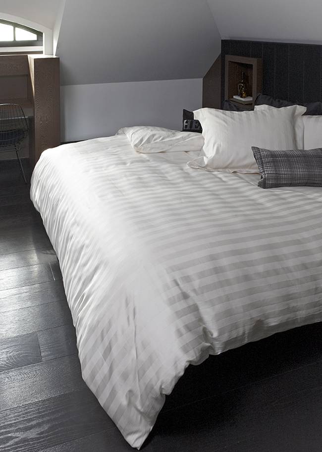 dekbedovertrek Beddinghouse Shine Ecru