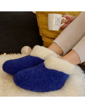 DINA Wollen sloffen hoog model blauw met witte kraag t/m maat 46