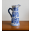 TRAA Delftsblauwe schenkkan - hoogte 31cm
