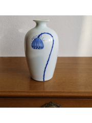 TRAA Keramikkrug mit einer Blume – 33 cm hoch