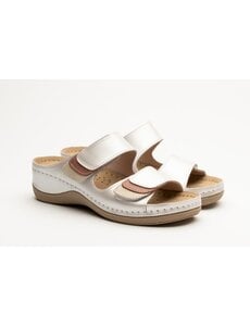 Leon Footwear Sandals with Velcro and anti-slip studs in the sole - Pearl pink