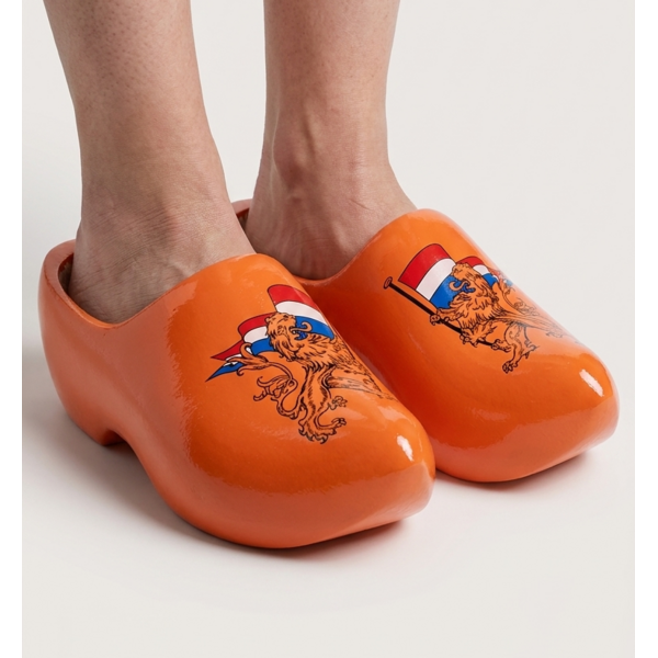 Orangefarbene Holzschuhe – Limitierte Auflage zur Weltmeisterschaft 2026