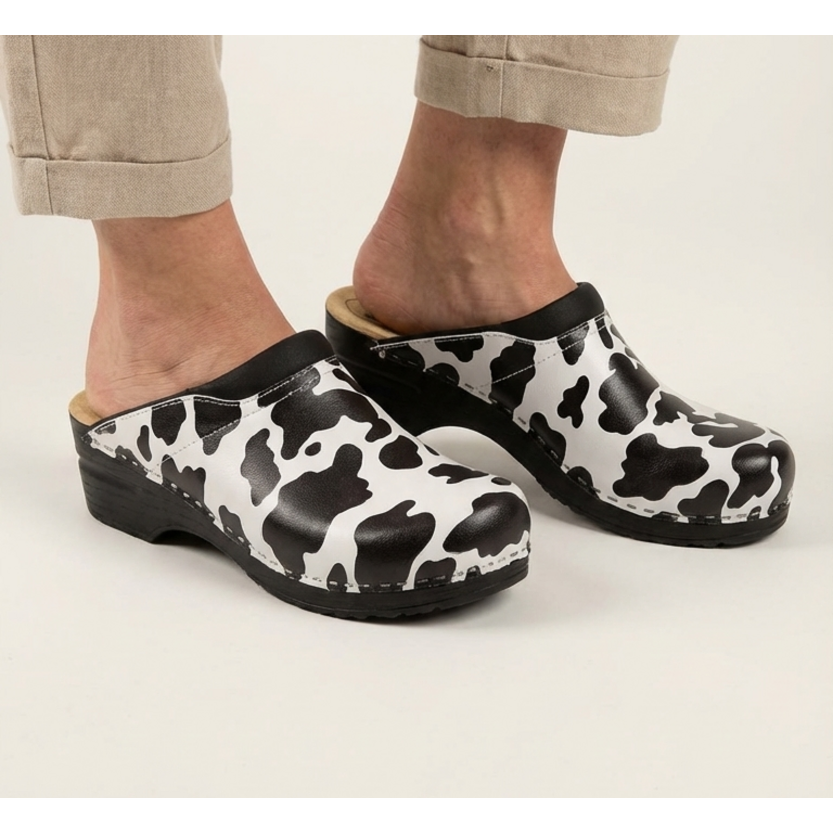 DINA Medical clogs - cow print black sole - Dina