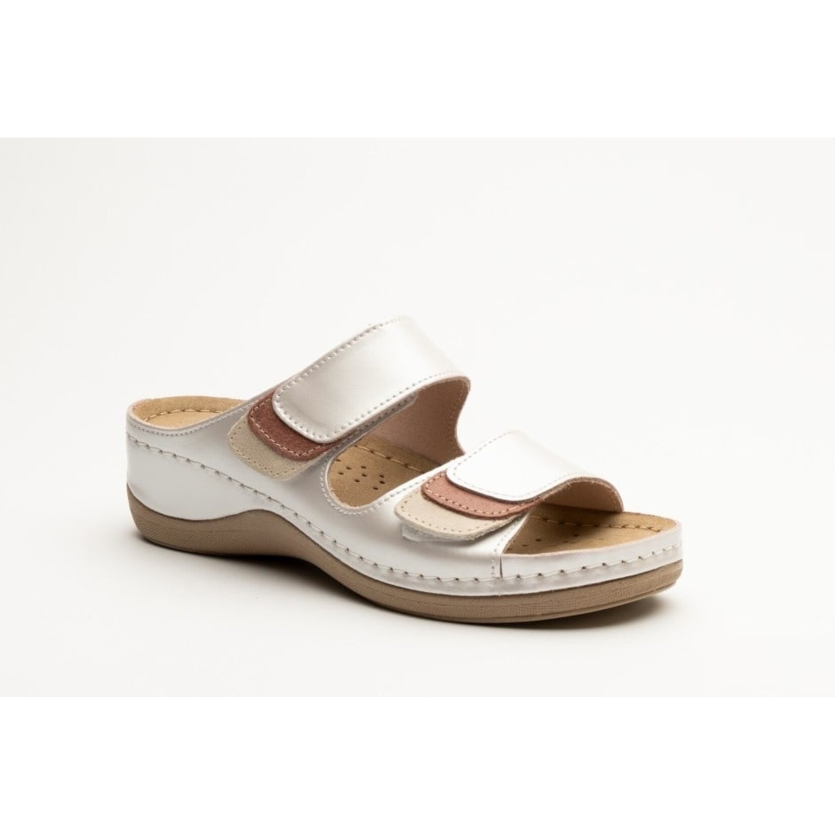 Leon Footwear Sandals with Velcro and anti-slip studs in the sole - Pearl pink