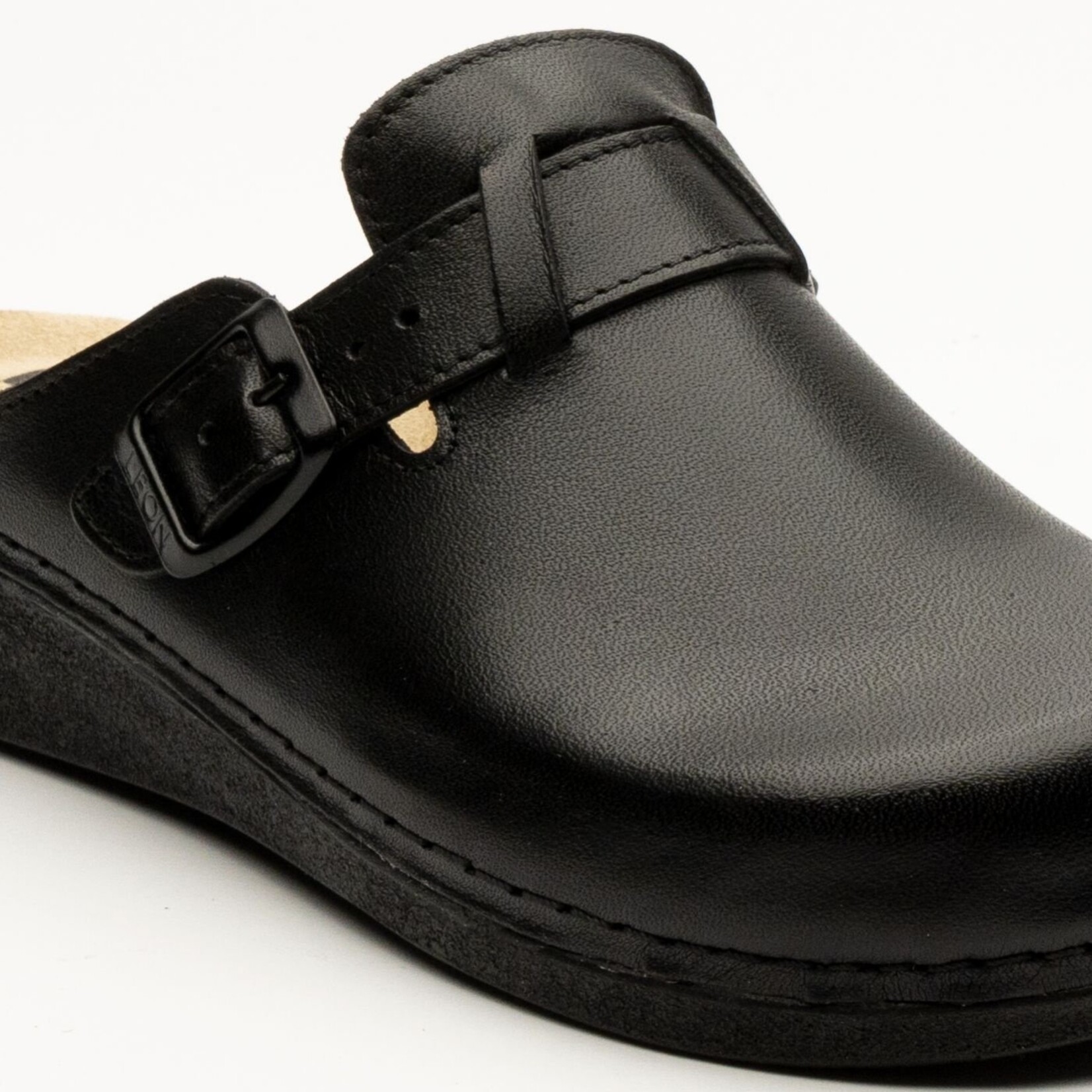Leon Footwear Instapklomp in maat 36 t/m 41- uitneembare zool en antislip nop - kleur zwart