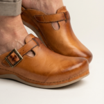 LEON clogs