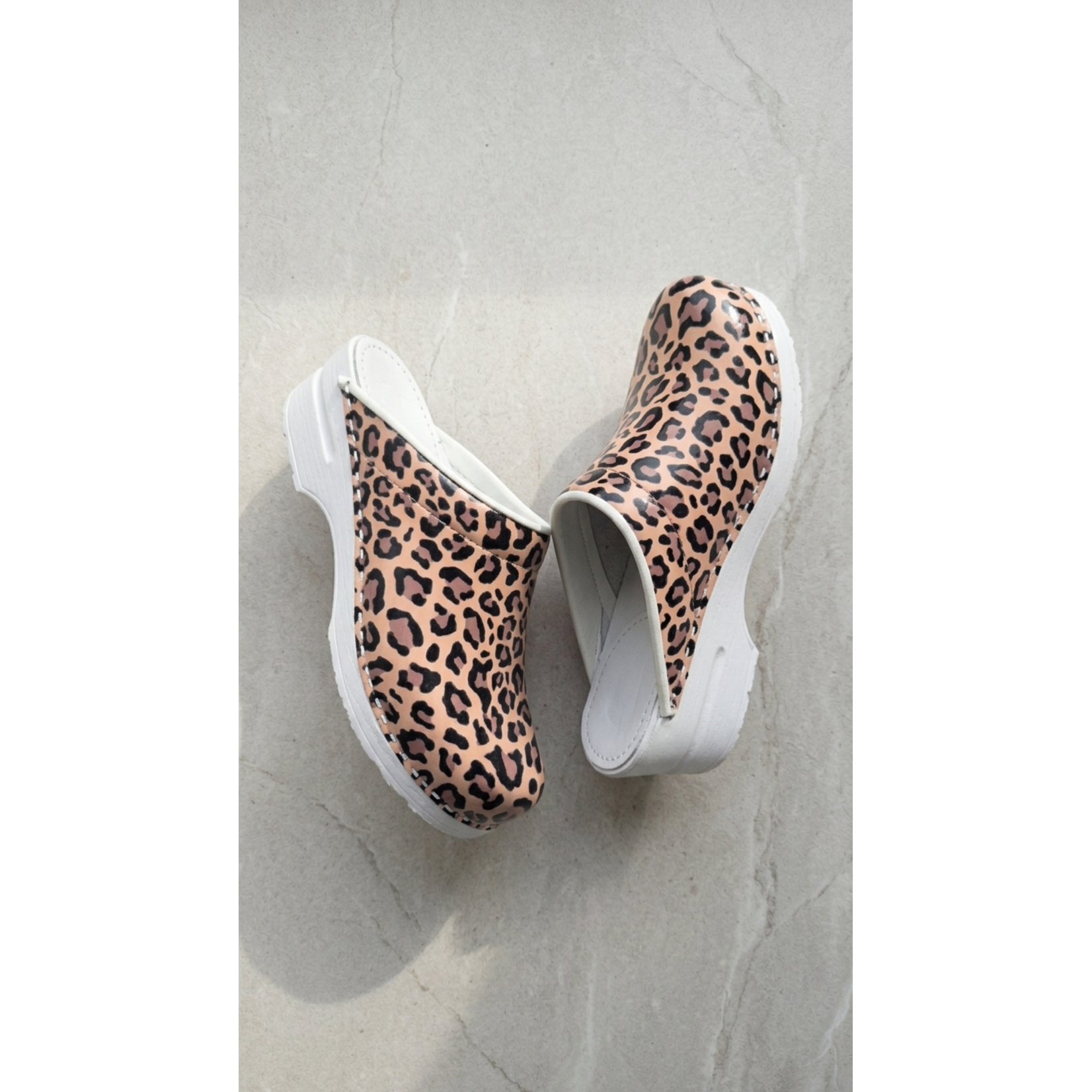 DINA Dina care clogs - Leopard Skin