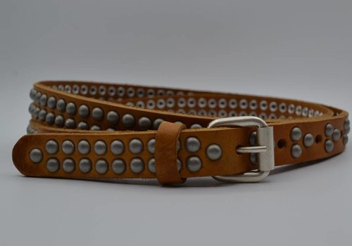 Rock 'n Rich cognac 20mm brede riem met bolstuds Rock 'n Rich cognac 20mm brede riem met bolstuds