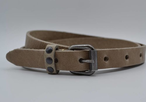 Rock 'n Rich taupe 20mm brede riem met studs op de lus Rock 'n Rich taupe 20mm brede riem met studs op de lus