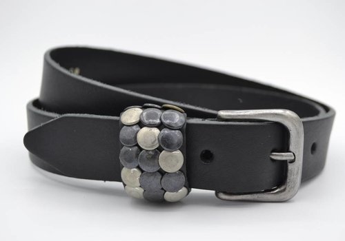 Scotts Bluf 3cm zwarte studriem van Italiaans volnerf leer Scotts Bluf 3cm zwarte studriem van Italiaans volnerf leer