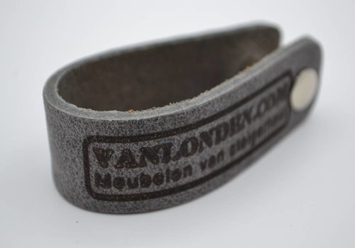 Scotts Bluf grijze echt lederen sleutelhanger met eigen naam of logo