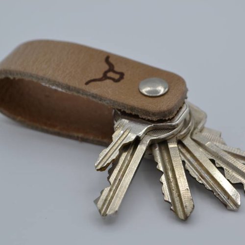 taupe echt lederen sleutelhanger met logo 