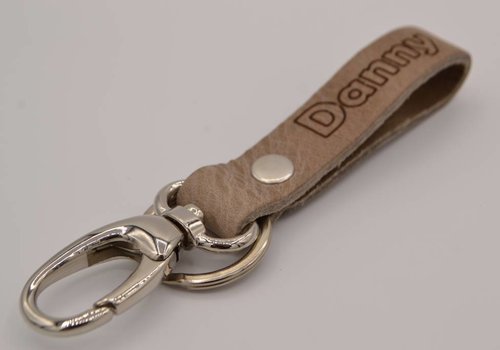 Scotts Bluf taupe echt lederen sleutelhanger met eigen naam of logo Scotts Bluf taupe echt lederen sleutelhanger met eigen naam of logo