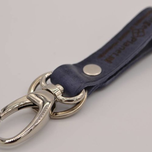 blauwe echt lederen sleutelhanger met eigen naam of logo 