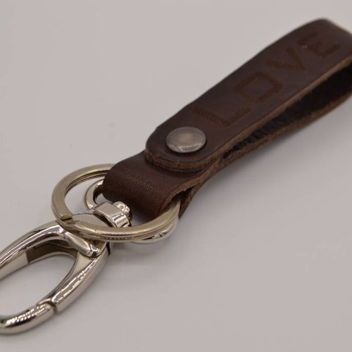 bruine echt lederen sleutelhanger met eigen naam of logo 