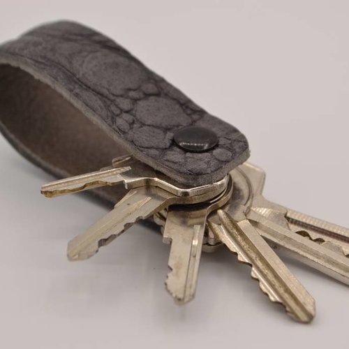 Grijze croco echt lederen sleutelhanger 