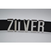 Zelf te personaliseren riem voor gouden of zilveren letters.