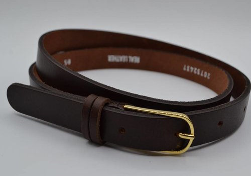 Scotts Bluf smalle bruine damesriem met gouden gesp Scotts Bluf smalle bruine damesriem met gouden gesp