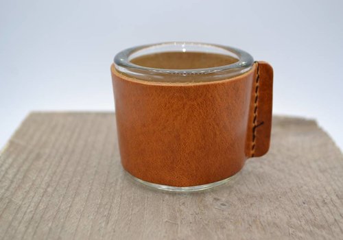 Scotts Bluf Kaarsenhouder voor theelicht met cognac leer